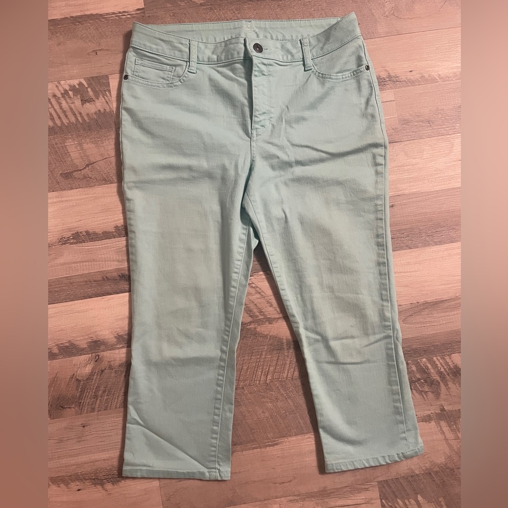 St. John’s Bay Capri jeans size 12